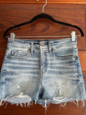 Buckle Black Fit 35 High Rise Slim Fit Light Blue Distressed Jean Shorts